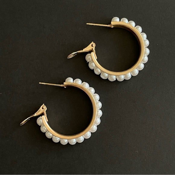 Gold Pearl Hoop Fashion Earrings - NWT - Picture 3 of 9